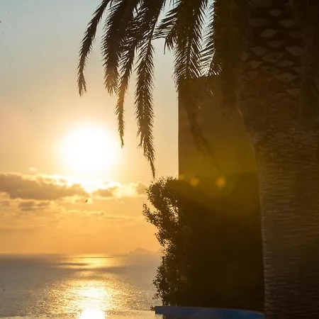 Ravesi Otel Malfa (Salina)