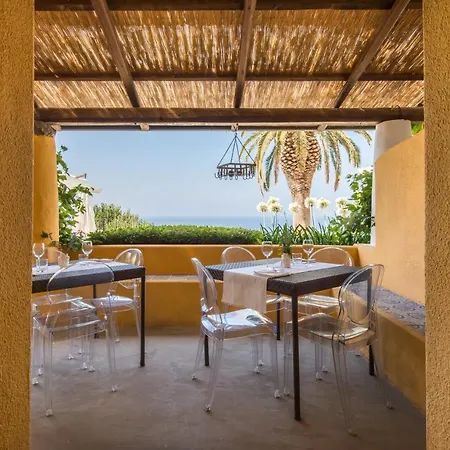 Ravesi Hotel