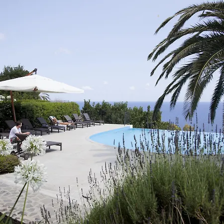 Ravesi 3* Malfa (Salina)