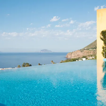 Ravesi 3* Malfa (Salina)