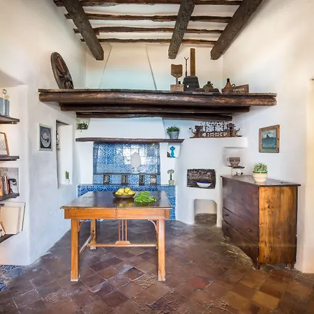 Ξενοδοχείο Ravesi 3*