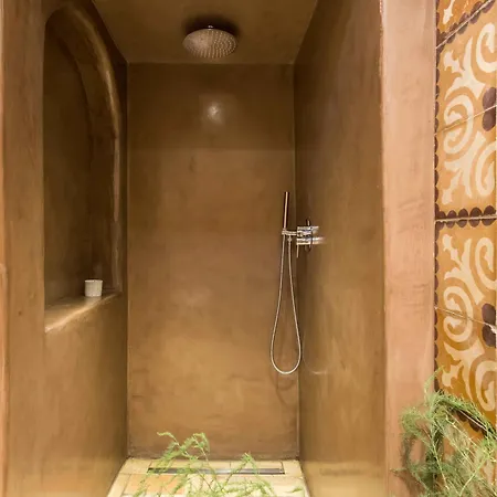 Ravesi Ξενοδοχείο 3*