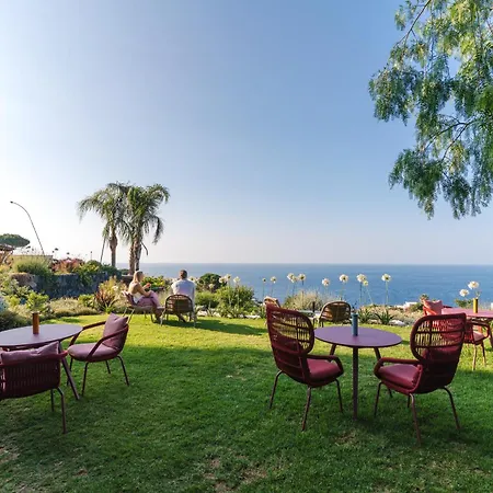 Ravesi Ξενοδοχείο