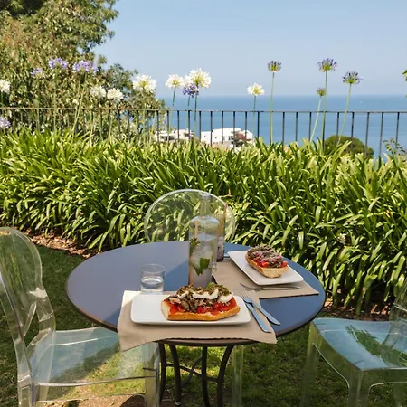 Ξενοδοχείο Ravesi 3*