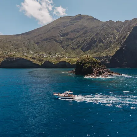 Ravesi Ξενοδοχείο