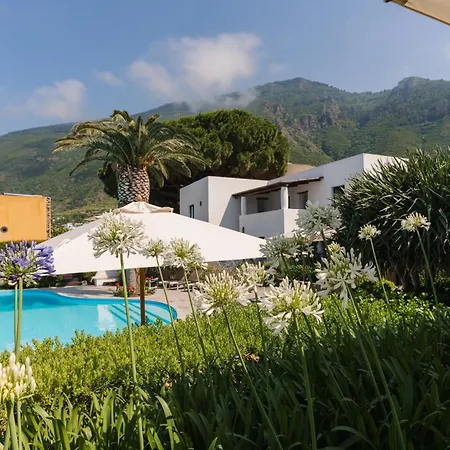 Ravesi 3* Malfa (Salina)