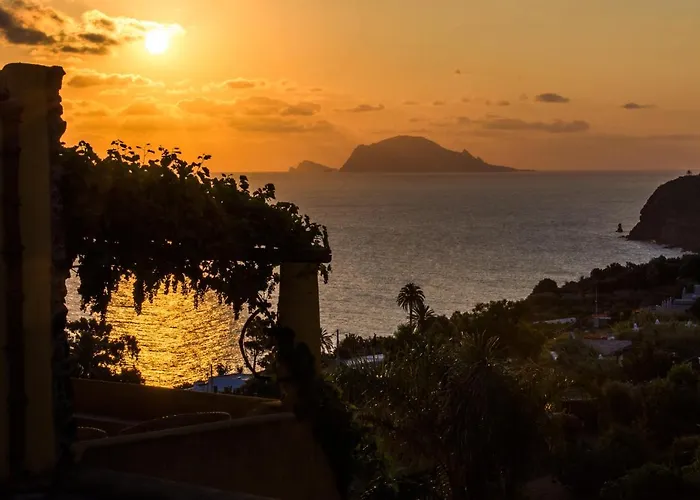 Ravesi 3* Malfa (Salina)