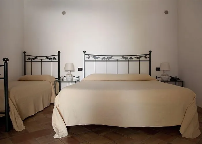 Ravesi 3* Malfa (Salina)