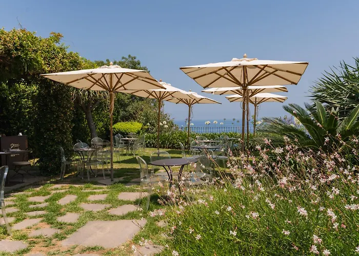 Hotel Ravesi Malfa (Salina)