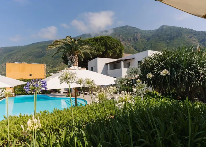 Ravesi 3* Malfa (Salina)